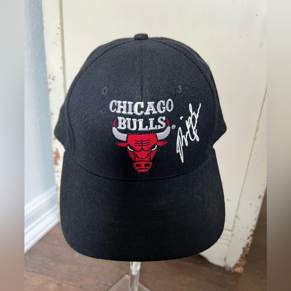 Vintage MINT condition Chicago Bulls Michael Jordan #23 SnapBack hat cap